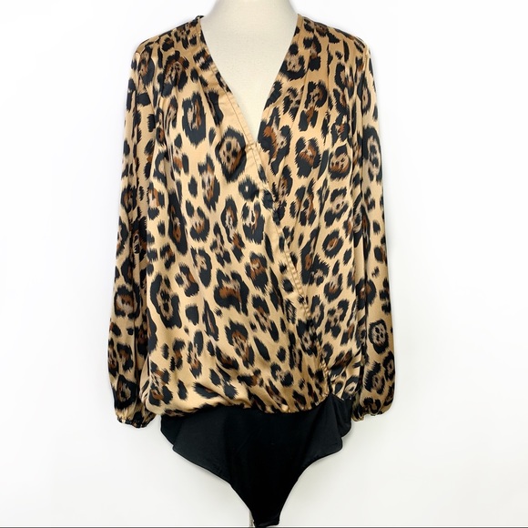 Katie Sturino Roan Textured Wrap Bodysuit, 2X - Picture 2 of 12